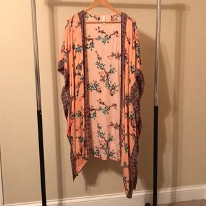 Lightweight, floral, open front caftan/kimono